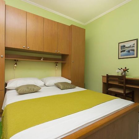 Rooms Vlahovic สลาโน ภายนอก รูปภาพ
