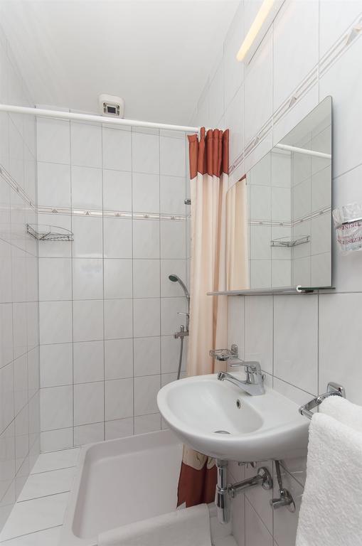 Rooms Vlahovic สลาโน ภายนอก รูปภาพ