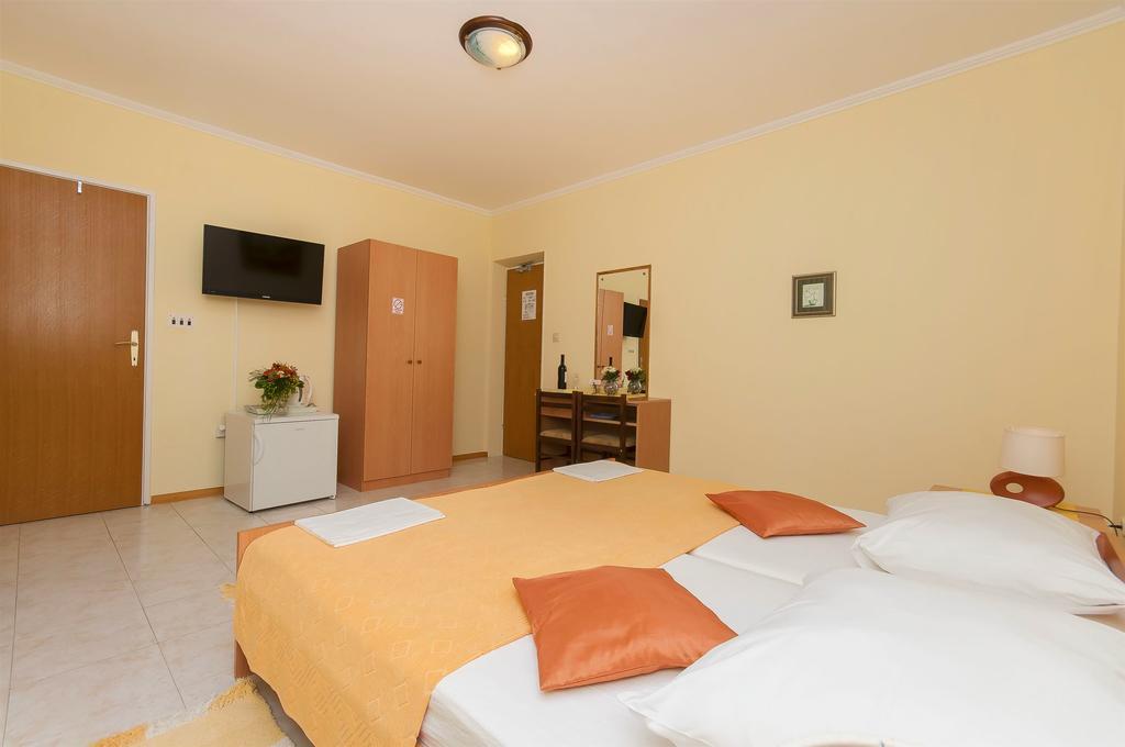 Rooms Vlahovic สลาโน ภายนอก รูปภาพ